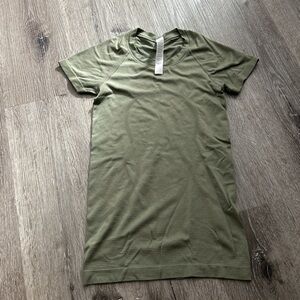 Lululemon Athletica Sage Green Short Sleeve Tee